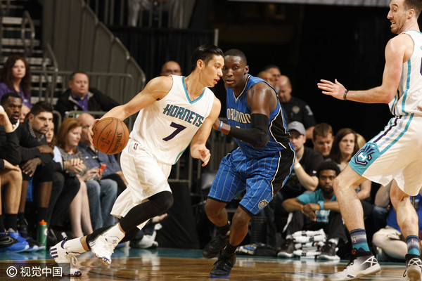 包含今夜夏洛特黄蜂回应争议：CBA季后赛节点到来，赛场秩序良好，数据趋势出现新变化的词条